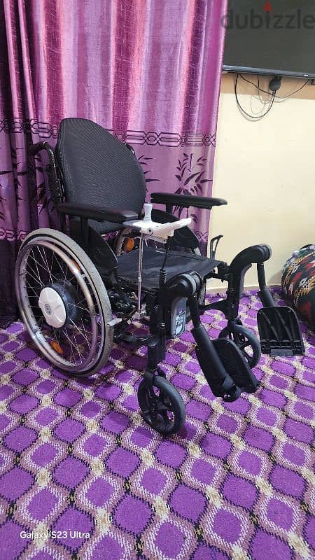 Automatic Wheelchair with battery and removable parts 0