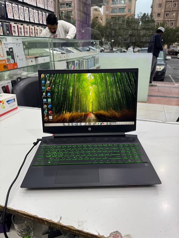 Hp Ryzan 7 Ran 8GB SSD 256Gb+1TB HDD Ghraphic Nvidia 4GB keyboard back 4