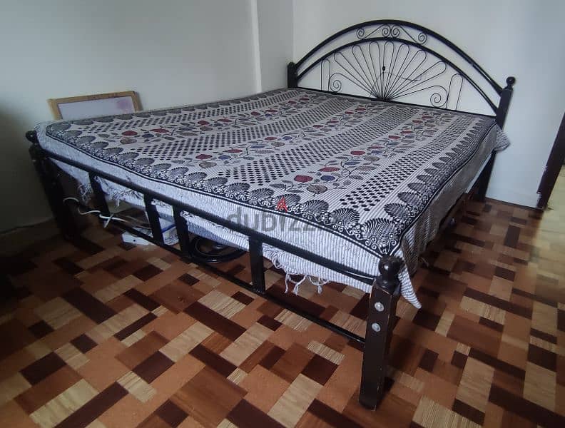 metal bed, without Mattress 0