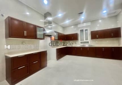 Three master bedroom floor for rent in Al Salam area