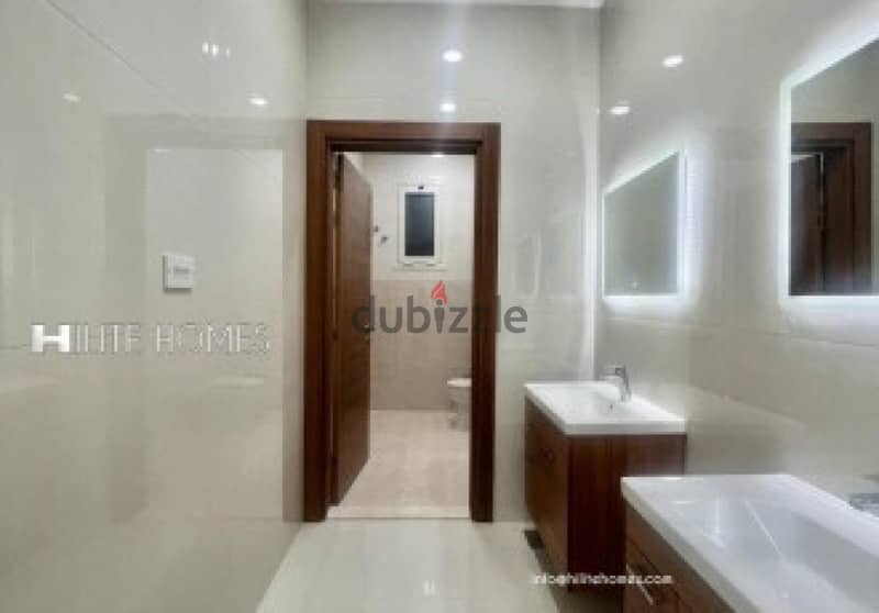 Three master bedroom floor for rent in Al Salam area 5