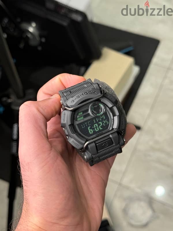 new ad like new authentic Casio G-Shock, box and tags 1