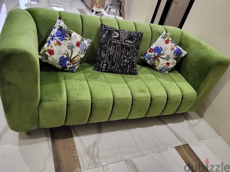 less used sofa set 3