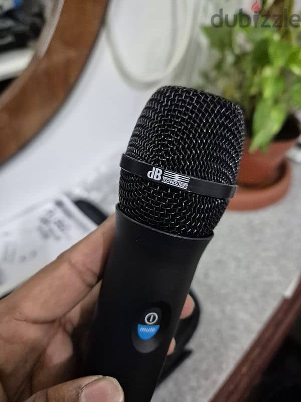 DB TECHNOLOGY WIRELESS MIC 11