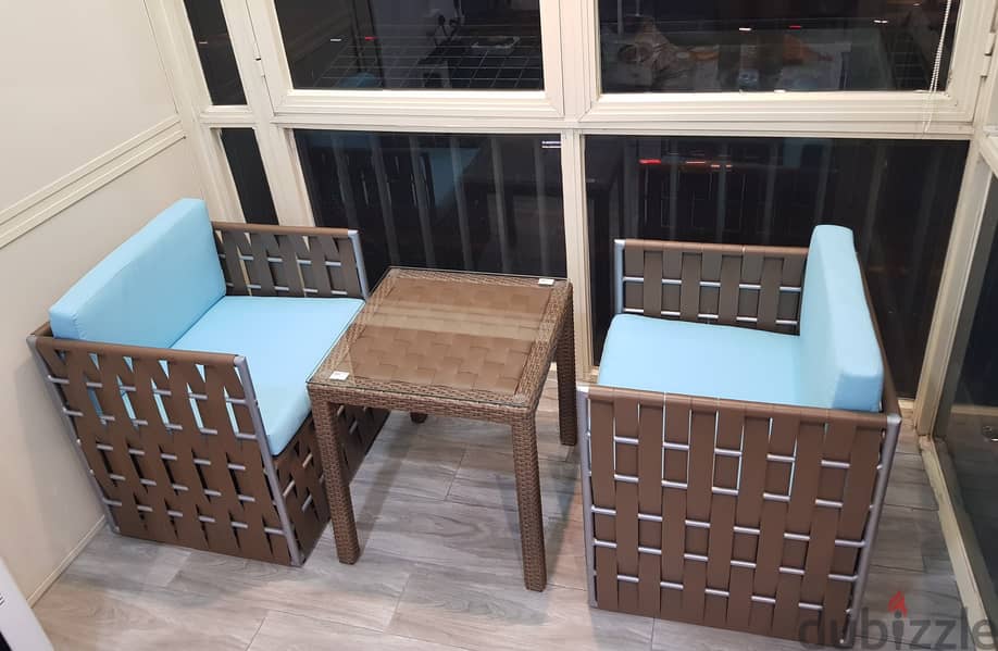 طقم جلوس خارجي قطعتين وطاوله outside set of 2 Rattan Chairs and Table 1