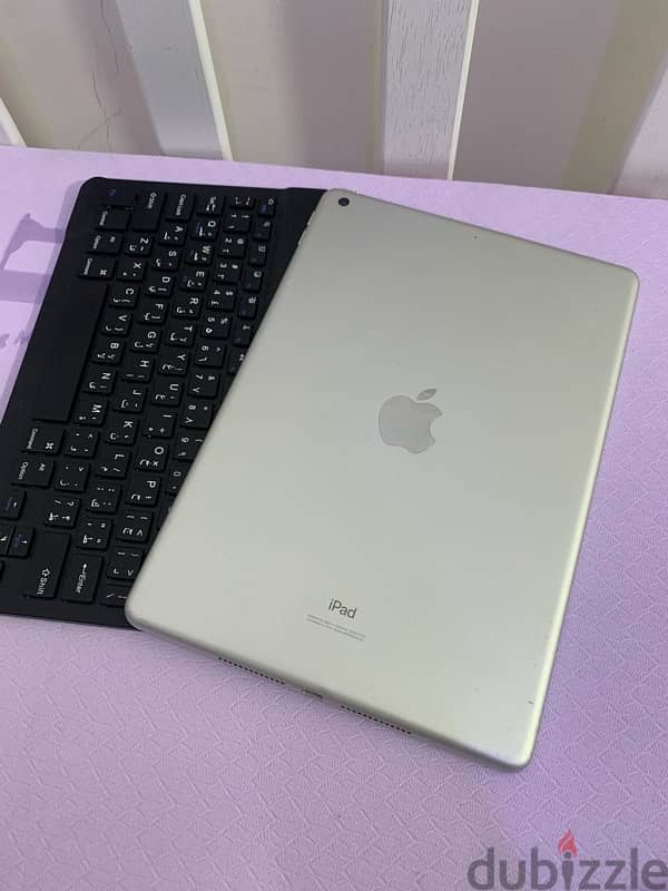 iPad 8 Wi-Fi 10.2 inch screen 32gb iOS 18.1 version 1