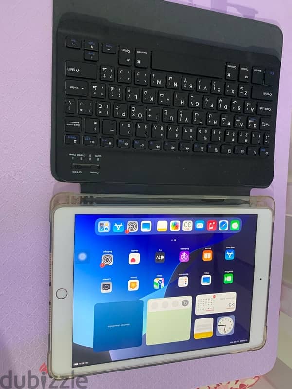 iPad 8 Wi-Fi 10.2 inch screen 32gb iOS 18.1 version 6