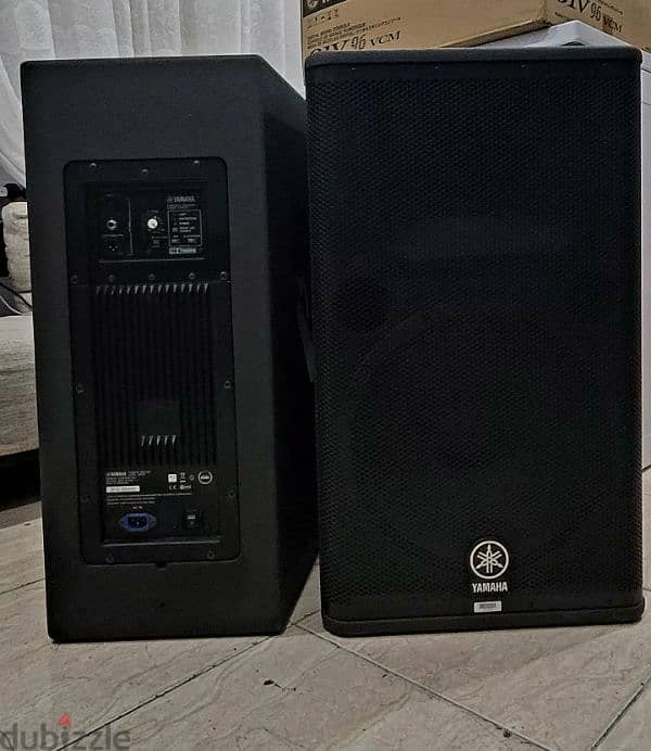 Yamaha DSR115 1300 watts 15" 2  Way Active 2 Way Speakers- Pair 0