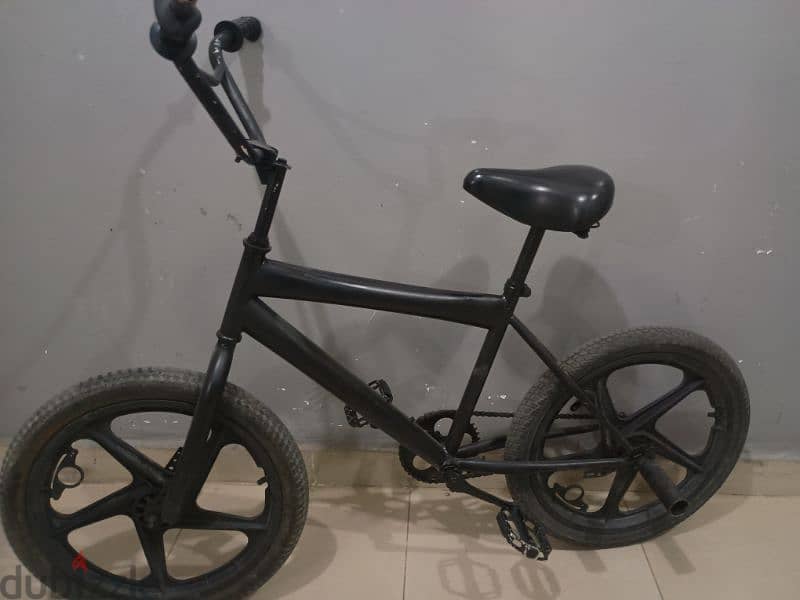 BMX cycle With pegs 0