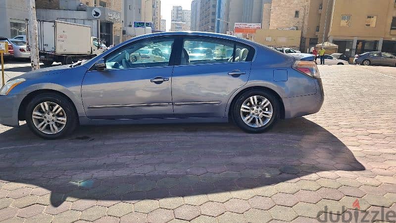 Nissan Altima 2011 V4 FAMILY USED URGENT SALE 4