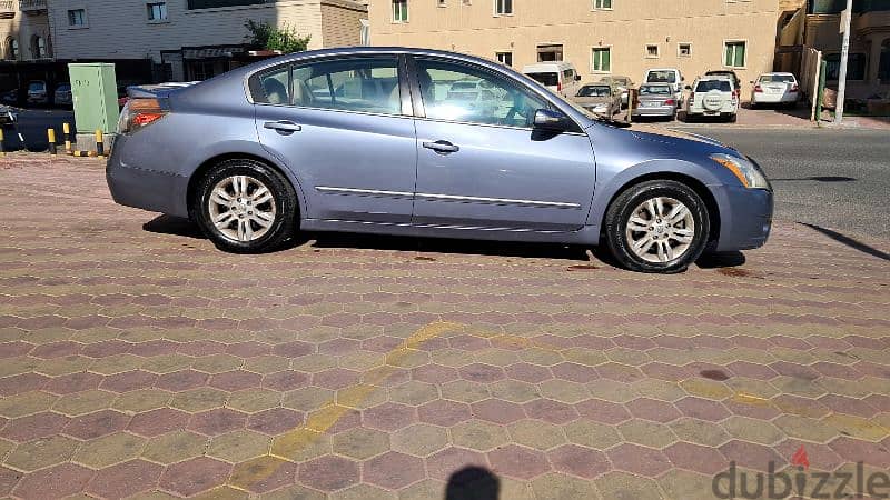 Nissan Altima 2011 V4 FAMILY USED URGENT SALE 5