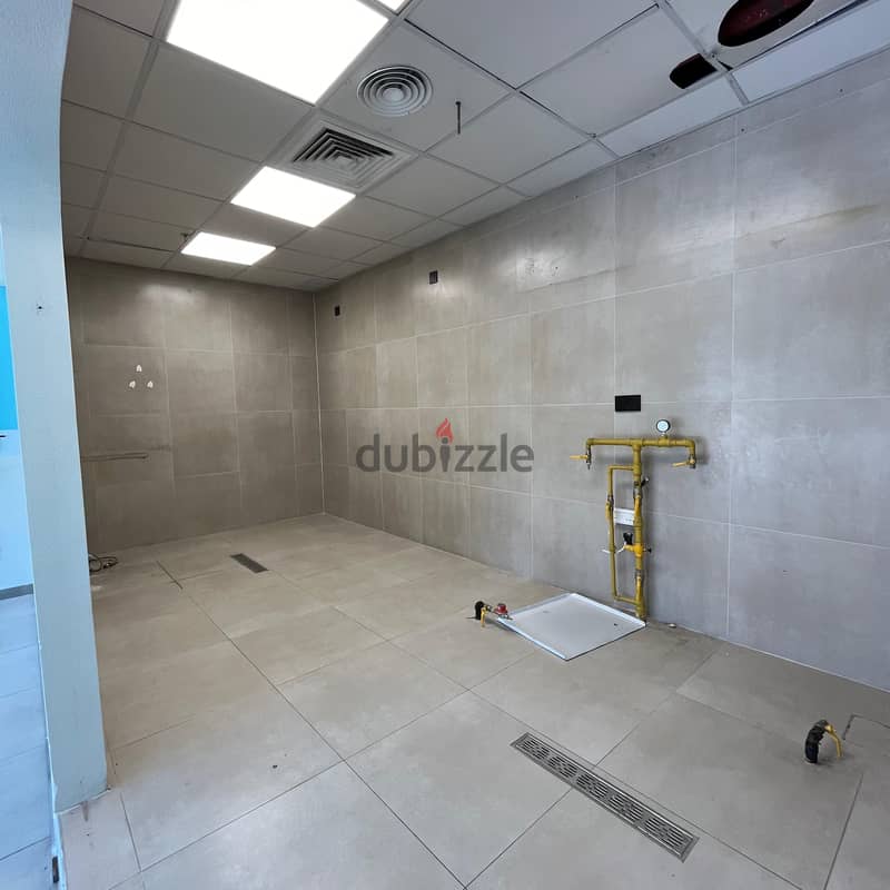 Commercial shop for rent In sharq 3