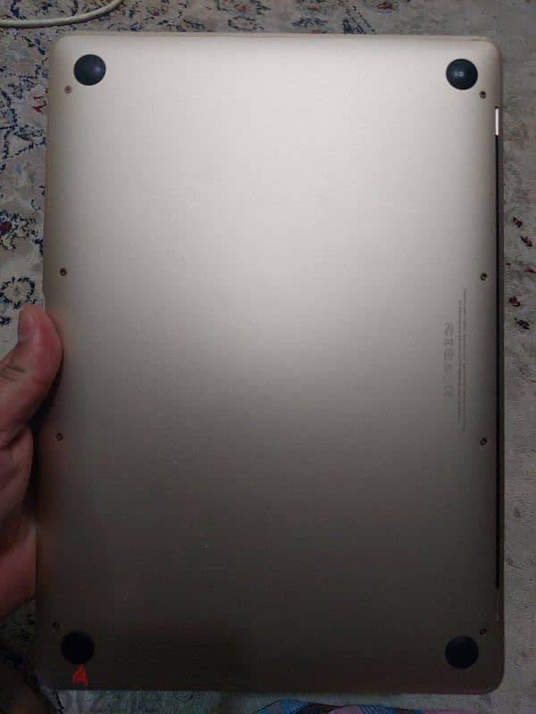 Apple MacBook core M3 8gb ram 256ssd good battery like new 5