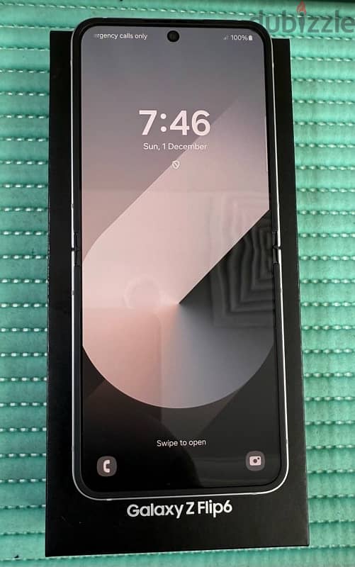 Samsung Galaxy Z flip 6 5G 256 GB Silver Shadow Used ! 4