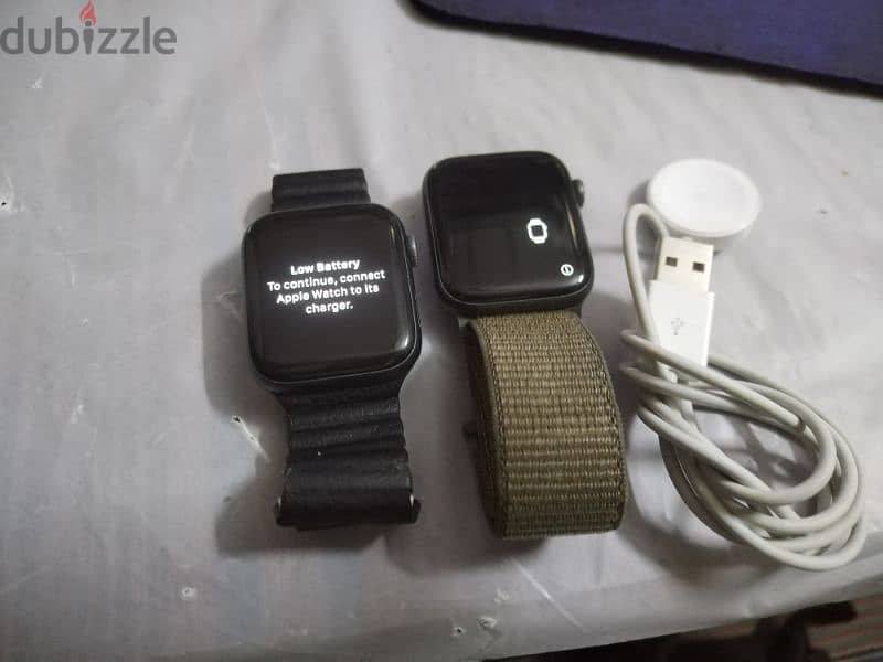 2 Apple Watch 4, size 44 1