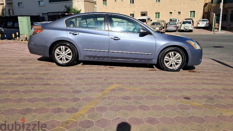 Nissan Altima 2011  V4  FAMILY USED URGENT SALE 3