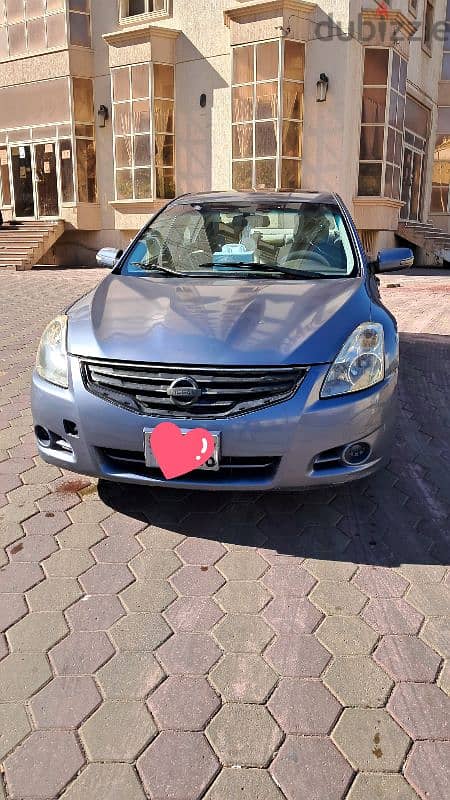 Nissan Altima 2011  V4  FAMILY USED URGENT SALE 5