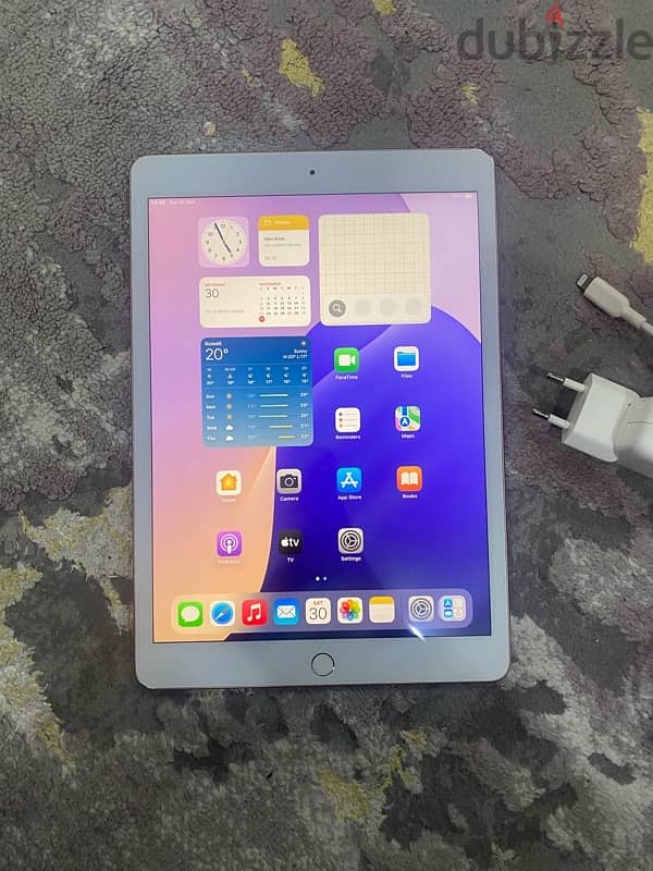 ipad 8 128 gb very good condition 1