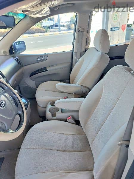 Kia Carnival 2015 excellent condition 3