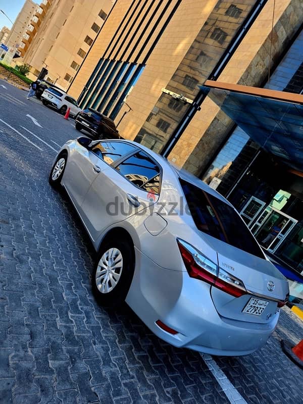 Toyota Corolla 2019 4