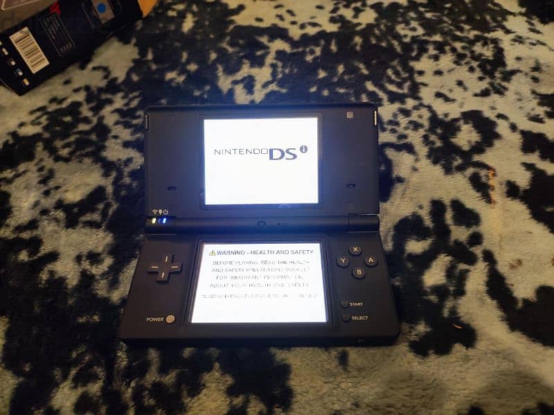 Nintendo DS with 3 Games 0