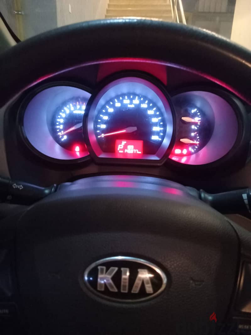 Kia Rio 2012 Hatchback 4