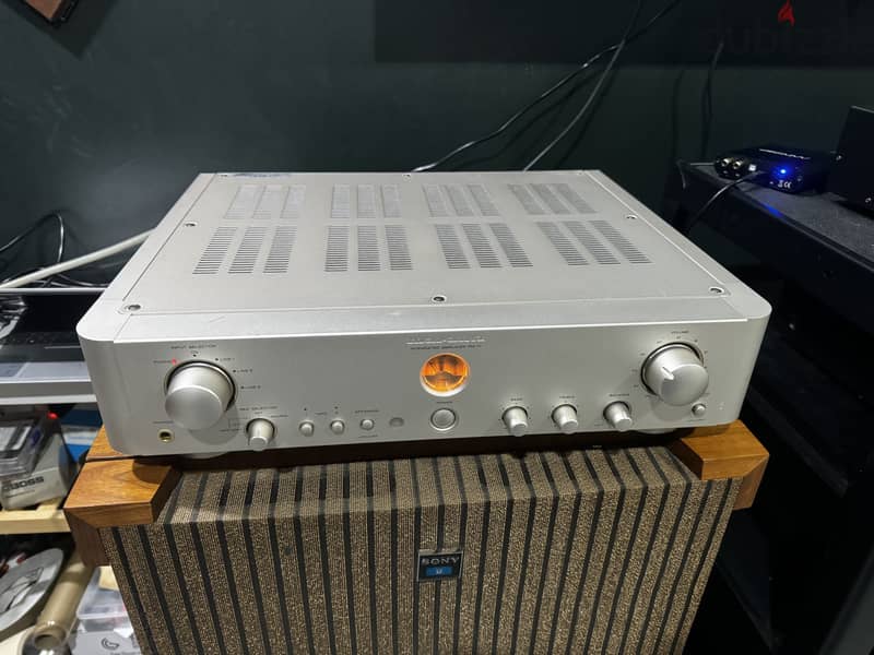 Marantz PM17 Integrated Amplifier 1