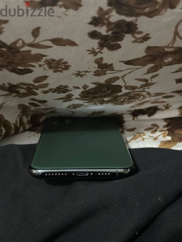 iPhone 11 Pro Max 256 gb 74% battery  but original True Tone coming 6