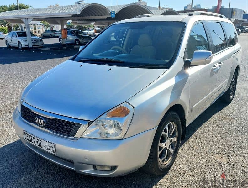 Kia Carnival 2015 excellent condition 9