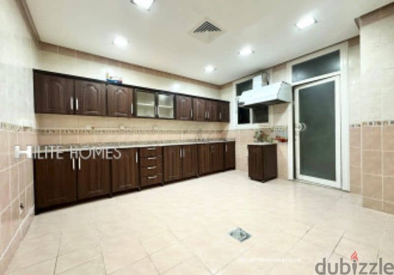 Four-bedroom apartment in Mahboula with balcony 4