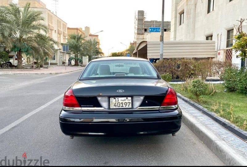 Ford Crown Victoria 2012 4