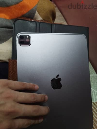 Ipad pro m2 chip for sell 100 kd only I am giving it