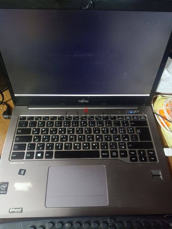 lapgop Fujitsu i5 4g ram 6 256 ssd good price last last 30kd 3