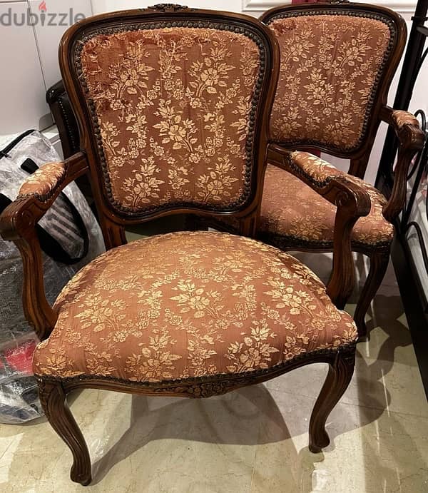 2 classic Chairs 0