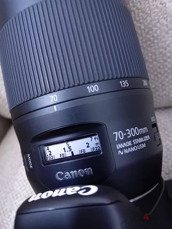 Canon EF 70-300mm F/1:4-5.6 IS ii USM 1