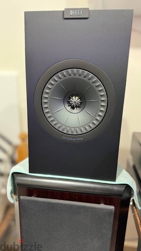 KEF Q350 Bookshelf Speaker 2