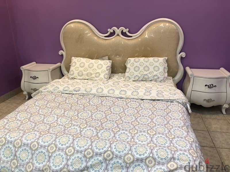 Used bed room set  with mattress غرفة نوم كامله 0