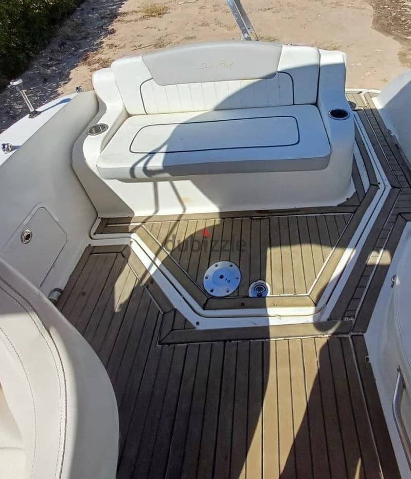 Boat roof covers and recushioning    تجديد خام مظلة طراد و تنجيد كراسي 9