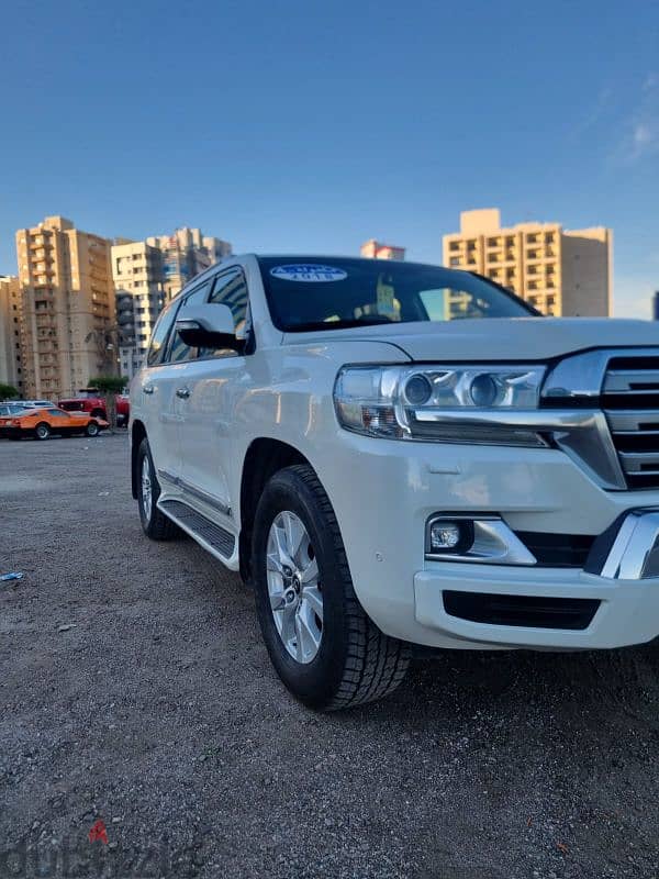 Toyota Land Cruiser 2018 GXR V8 FULL OPTION 0