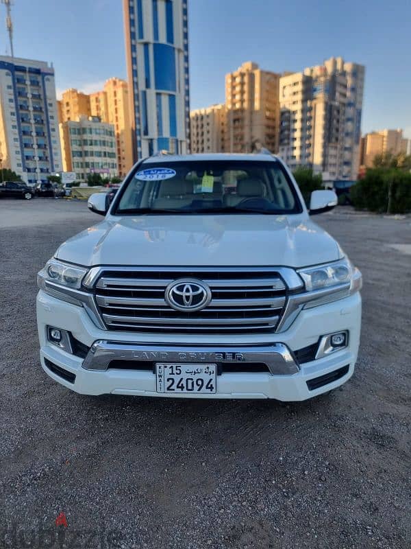 Toyota Land Cruiser 2018 GXR V8 FULL OPTION 2