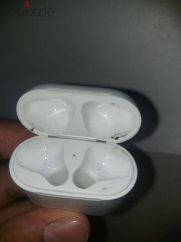 apple airpods gen 1 only box 0