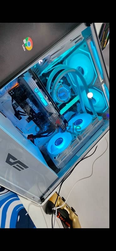 كمبيوتر العاب مع شاشة واستاند شي مرتب gaming pc 3