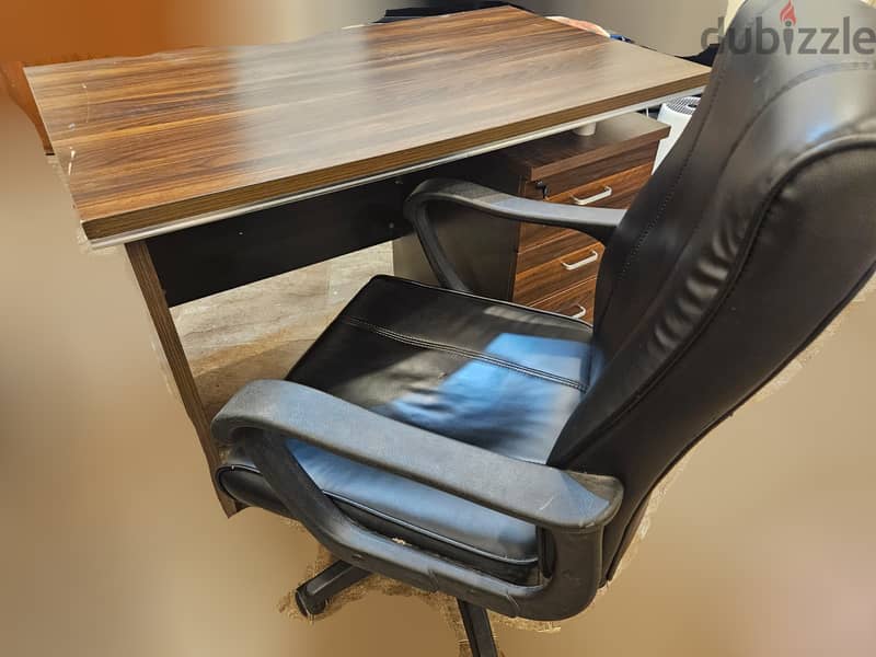 Office Table with drawers and chair for sale 0