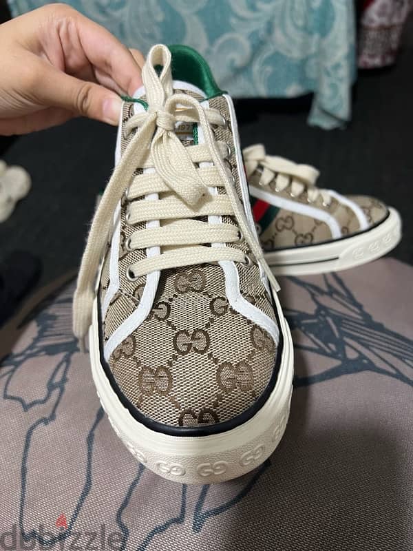 gucci sneakers only wore2-3  times 1