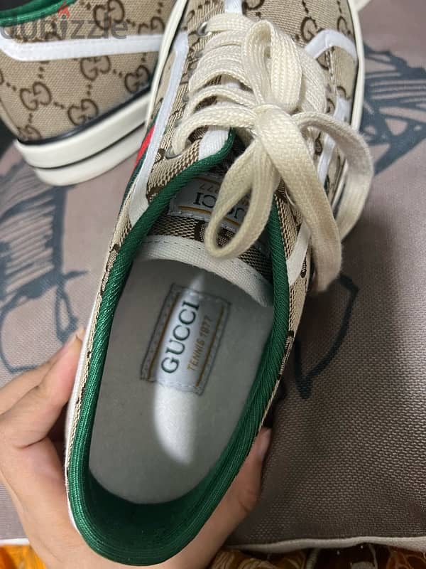 gucci sneakers only wore2-3  times 4