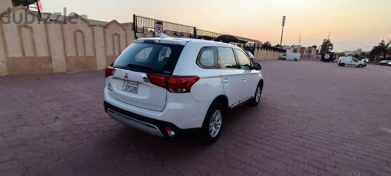 Mitsubishi Outlander excellent condition 6