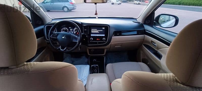 Mitsubishi Outlander excellent condition 10