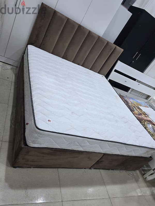 furnitures for sale contact WhatsApp only free delivery 0