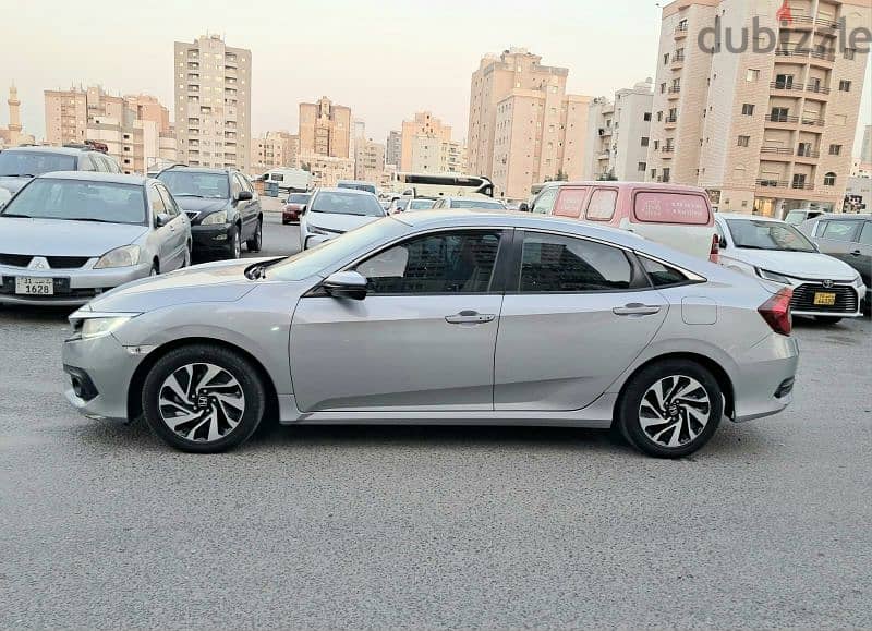 Honda Civic 2017 4