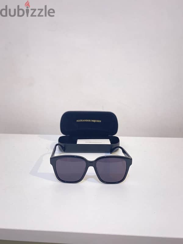 Alexander McQueen Designer Sunglasses with Case 0